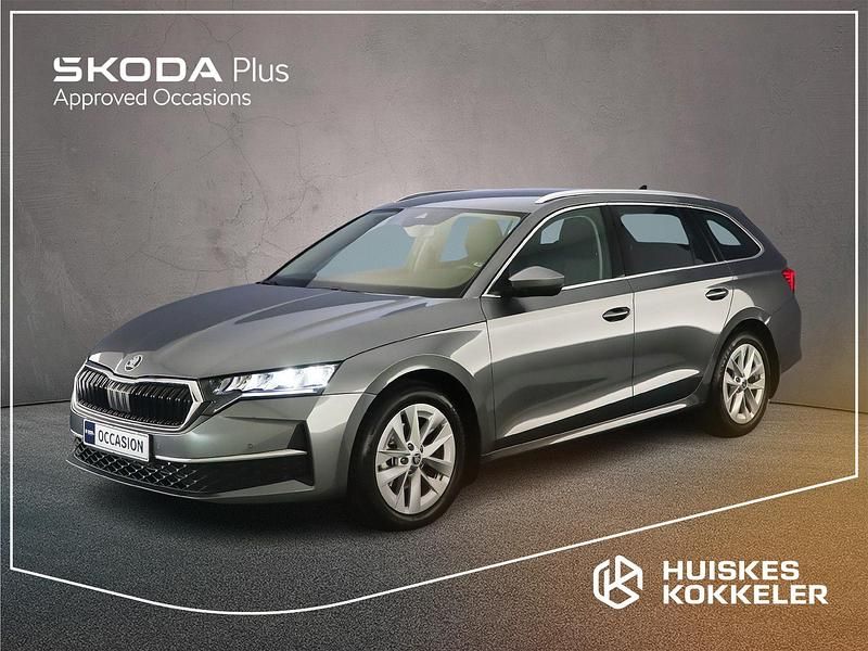 Grijs Gebruikt 2024 Skoda Octavia Selection Stationwagen | € 32.900 (Iets duurder) - Afbeelding 1/4