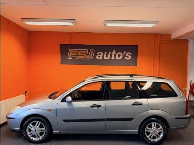 Occasion Ford Focus Trend 101 PK (74 kW) 2004 Grijs Stationwagen
