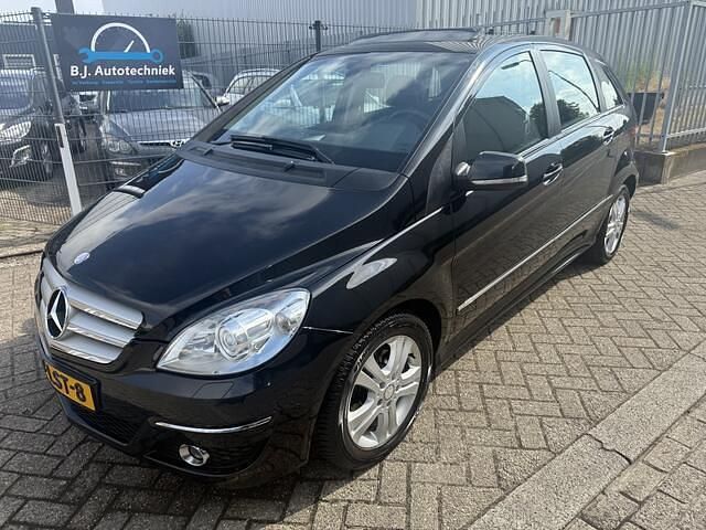 Zwart Gebruikt 2010 Mercedes B200 MPV | € 7.950 (Iets duurder) - Afbeelding 1/4