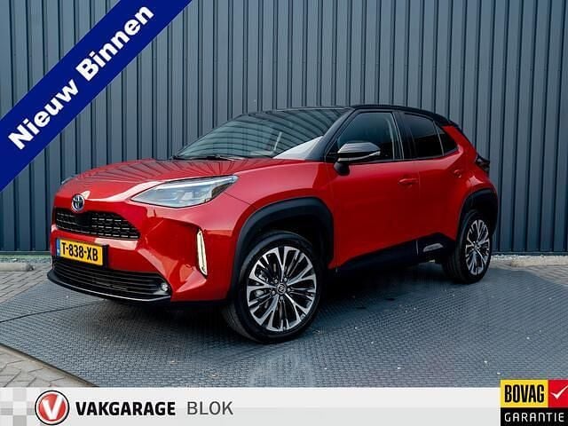 Rood Gebruikt 2022 Toyota Yaris Cross Executive SUV | € 28.950 (Eerlijke prijs) - Afbeelding 1/4
