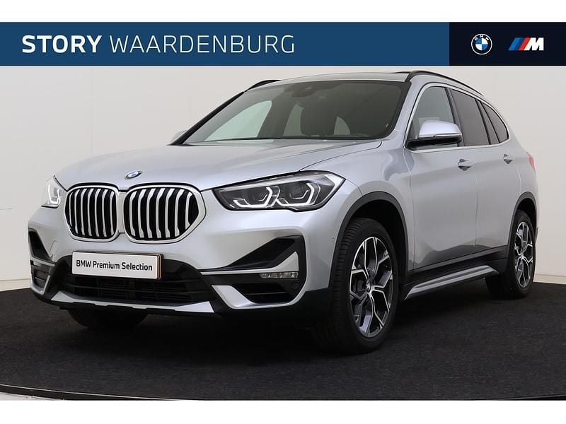 Grijs (metallic) Occasion 2020 BMW X1 Executive SUV | € 31.495 (Duur) - Afbeelding 1/4