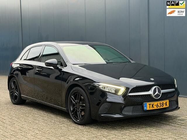 Zwart Gebruikt 2018 Mercedes A200 Hatchback | € 15.950 (Goede deal) - Afbeelding 1/4
