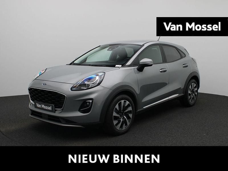 Grijs Gebruikt 2023 Ford Puma Titanium SUV | € 24.645 (Eerlijke prijs) - Afbeelding 1/4