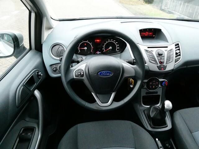 Occasion Ford Fiesta Limited 60 PK (44 kW) 2011 Grijs (metallic) Hatchback