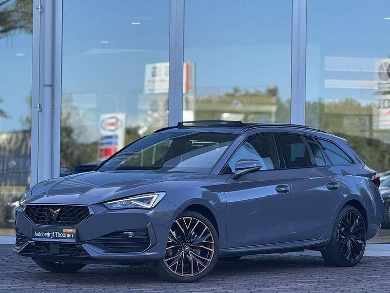 Grijs Gebruikt 2020 Cupra Leon VZ Stationwagen | € 29.900 (Duur) - Afbeelding 1/4