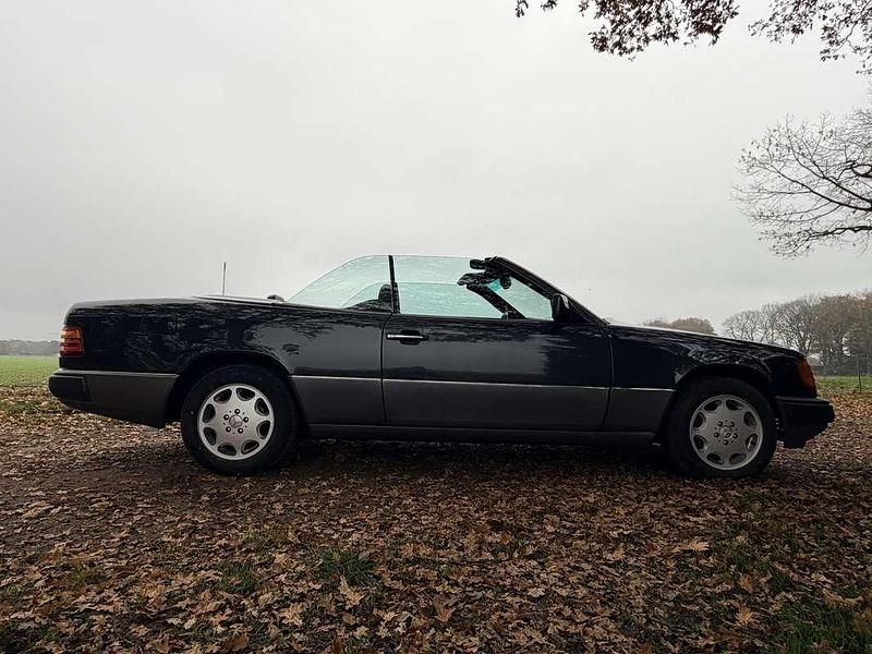 Occasion Mercedes E300 220 PK (161 kW) 1993 Zwart Cabriolet