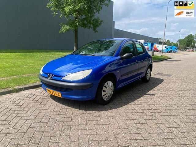 Blauw Gebruikt 2002 Peugeot 206 Hatchback | € 1.199 (Eerlijke prijs) - Afbeelding 1/4