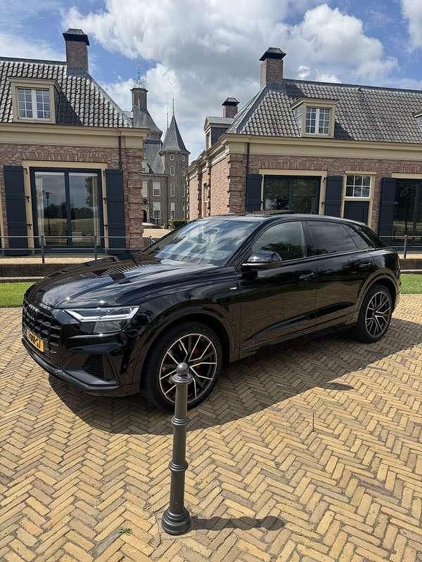 Zwart Gebruikt 2020 Audi Q8 Proline SUV | € 52.500 - Afbeelding 1/4