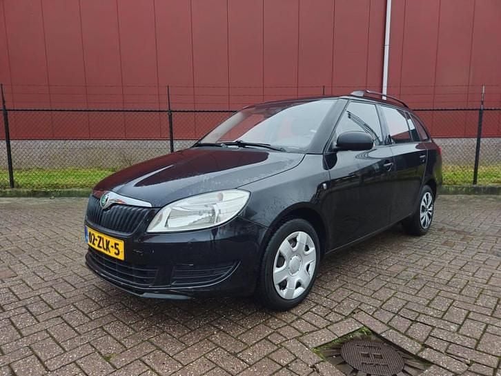 Zwart Occasion 2013 Skoda Fabia Stationwagen | € 1.799 (Super prijs) - Afbeelding 1/4