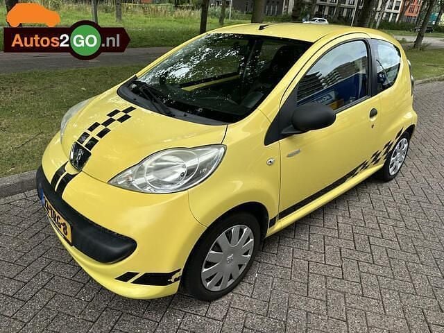 Geel Gebruikt 2007 Peugeot 107 Hatchback | € 1.945 (Eerlijke prijs) - Afbeelding 1/4