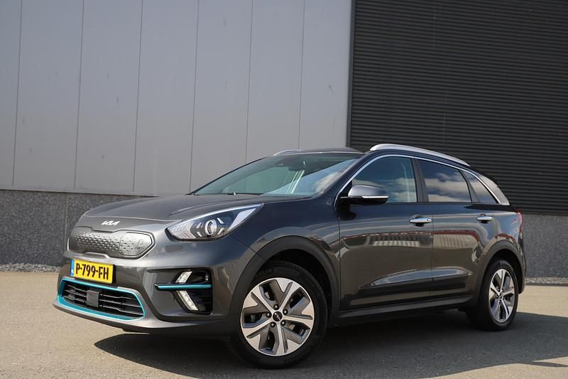 Occasion Kia e-Niro Premium 150 kW (204 PK) 2022 Grijs SUV