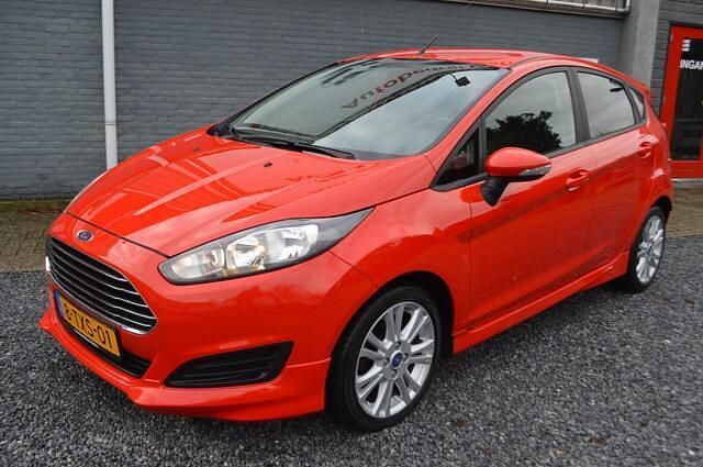 Occasion Ford Fiesta 101 PK (74 kW) 2014 Rood Hatchback