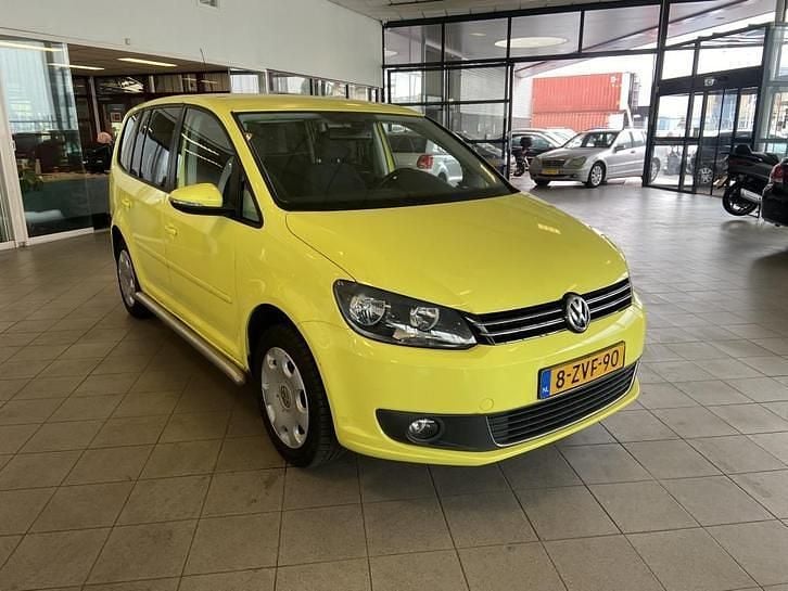 Geel Occasion 2015 VW Touran Comfortline MPV | € 3.690 - Afbeelding 1/4