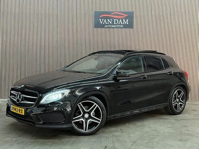 Zwart Gebruikt 2017 Mercedes GLA220 Prestige SUV | € 19.900 - Afbeelding 1/4
