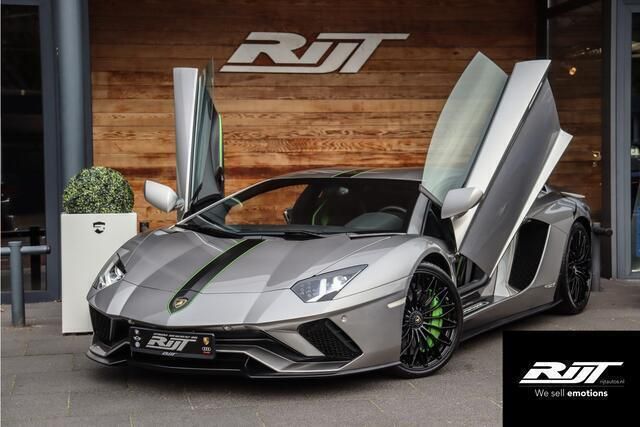 Grijs Gebruikt 2018 Lamborghini Aventador Coupé | € 399.950 - Afbeelding 1/4