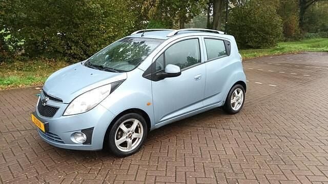 Blauw Gebruikt 2010 Chevrolet Spark LT Hatchback | € 2.999 (Eerlijke prijs) - Afbeelding 1/4
