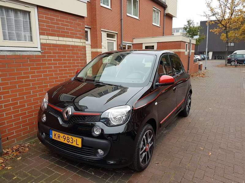 Zwart Gebruikt 2016 Renault Twingo Dynamique Hatchback | € 9.000 (Eerlijke prijs) - Afbeelding 1/4
