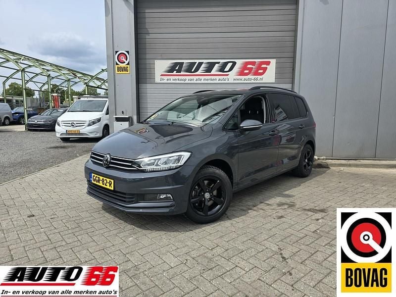 Grijs Gebruikt 2023 VW Touran United MPV | € 28.995 (Eerlijke prijs) - Afbeelding 1/4
