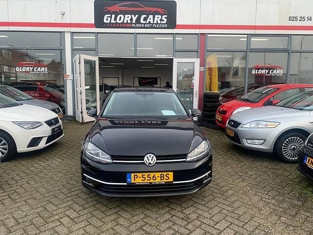 Zwart Gebruikt 2018 VW Golf VII Comfortline Hatchback | € 11.750 (Goede deal) - Afbeelding 1/4