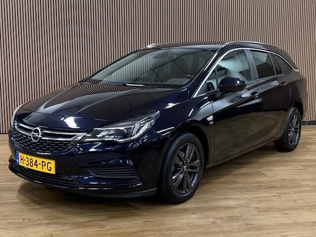 Blauw (metallic) Occasion 2019 Opel Astra Business Stationwagen | € 11.945 (Goede deal) - Afbeelding 1/4