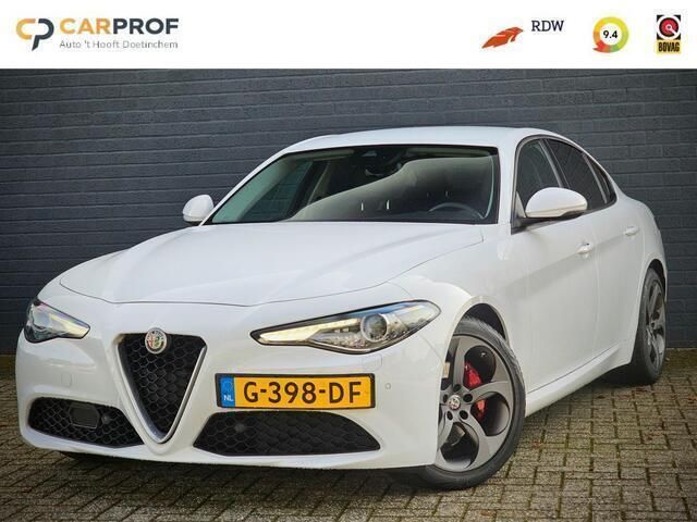 Wit Gebruikt 2019 Alfa Romeo Giulia Sedan | € 19.850 (Eerlijke prijs) - Afbeelding 1/4