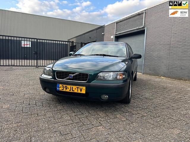 Groen Gebruikt 2002 Volvo S60 Sedan | € 2.950 (Eerlijke prijs) - Afbeelding 1/4