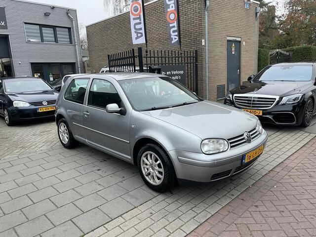 Occasion VW Golf IV 105 PK (77 kW) 2003 Grijs, metallic lak Hatchback