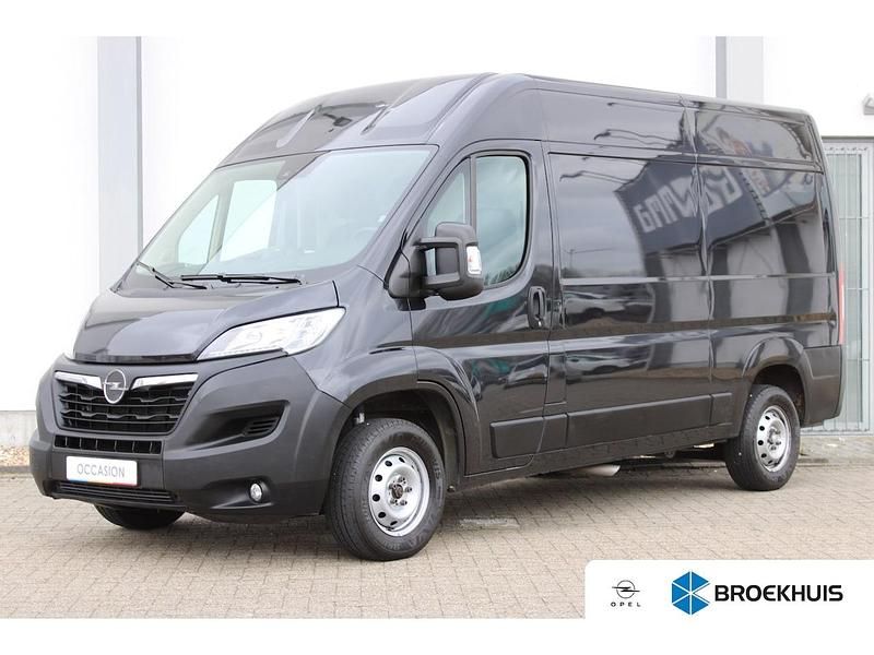 Zwart Gebruikt 2022 Opel Movano Edition Van | € 16.400 (Eerlijke prijs) - Afbeelding 1/4