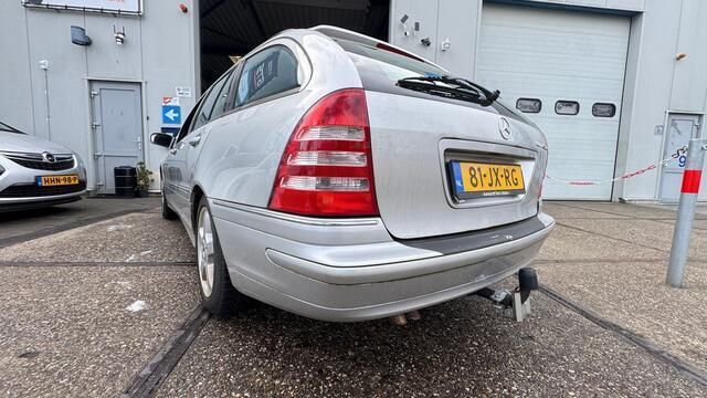 Grijs Gebruikt 2002 Mercedes C200 Elegance Stationwagen | € 3.000 (Eerlijke prijs) - Afbeelding 1/4