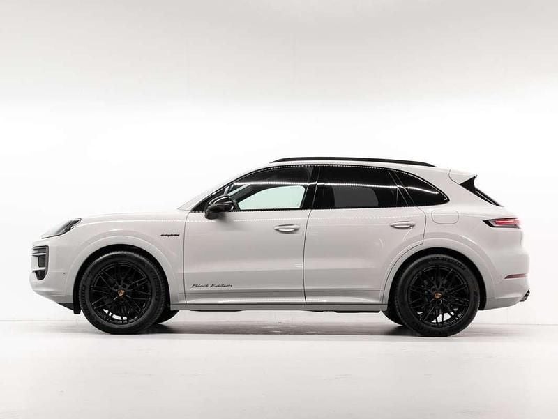 Nieuw Porsche Cayenne Black Edition 470 PK (345 kW) 2025 SUV