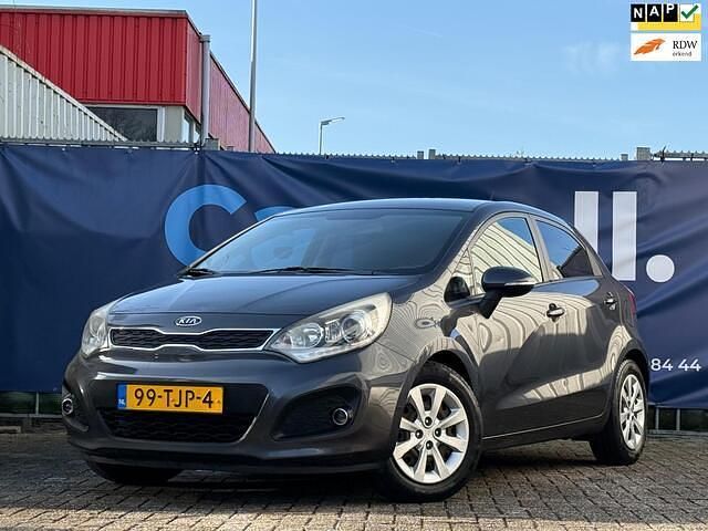 Grijs Occasion 2012 Kia Rio Hatchback | € 5.349 (Eerlijke prijs) - Afbeelding 1/4