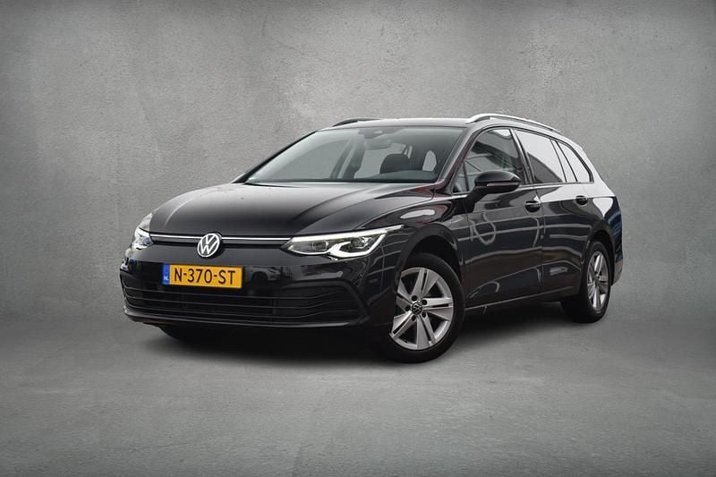 Occasion VW Golf VIII Business 112 PK (82 kW) 2022 Zwart Stationwagen