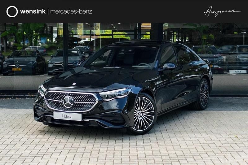 Zwart Nieuw 2025 Mercedes E300 Sport Edition Sedan | € 88.388 (Iets duurder) - Afbeelding 1/4