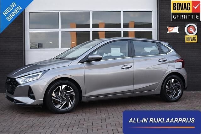 Grijs Gebruikt 2022 Hyundai i20 Comfort Hatchback | € 18.900 (Eerlijke prijs) - Afbeelding 1/4