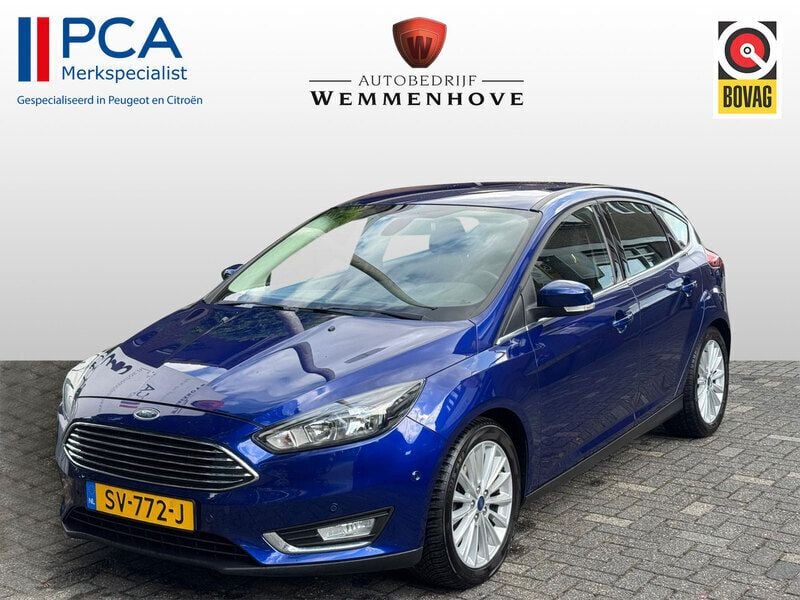 Blauw Gebruikt 2018 Ford Focus Titanium Hatchback | € 9.995 (Eerlijke prijs) - Afbeelding 1/4