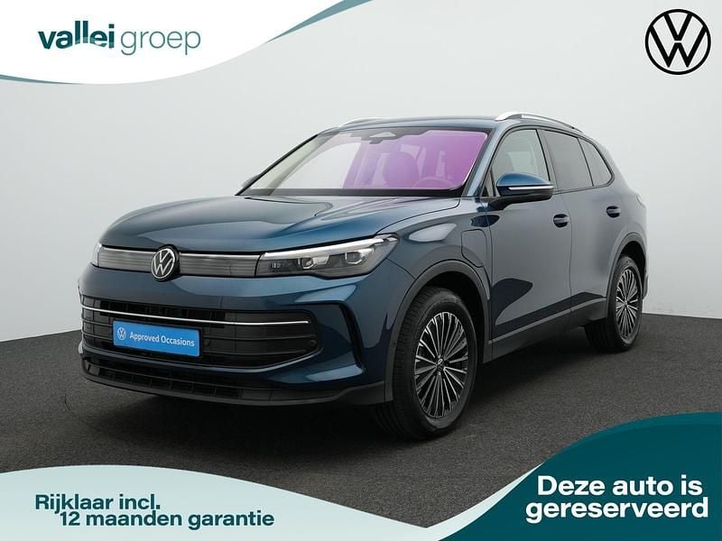 Blauw Nieuw 2025 VW Tiguan Edition SUV | € 47.900 (Super prijs) - Afbeelding 1/4
