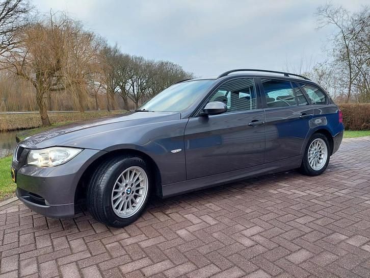 Occasion 2006 BMW 318 Stationwagen | € 2.500 (Goede deal) - Afbeelding 1/4