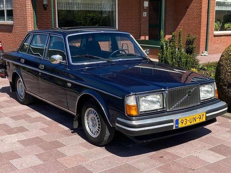 Blauw Gebruikt 1978 Volvo 244 Sedan | € 7.950 - Afbeelding 1/4
