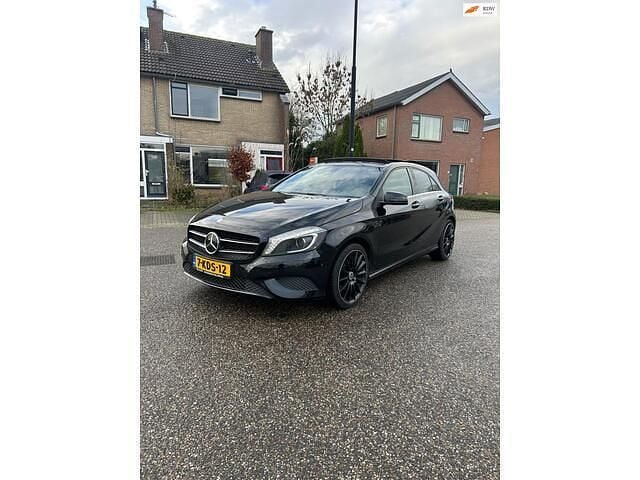 Zwart (metallic) Gebruikt 2013 Mercedes A180 AMG Hatchback | € 6.999 (Iets duurder) - Afbeelding 1/4