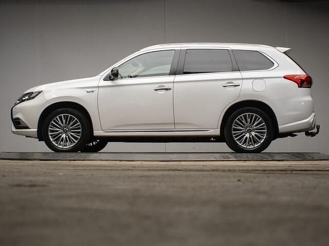 Wit Gebruikt 2020 Mitsubishi Outlander Intense+ SUV | € 18.945 (Goede deal) - Afbeelding 1/4