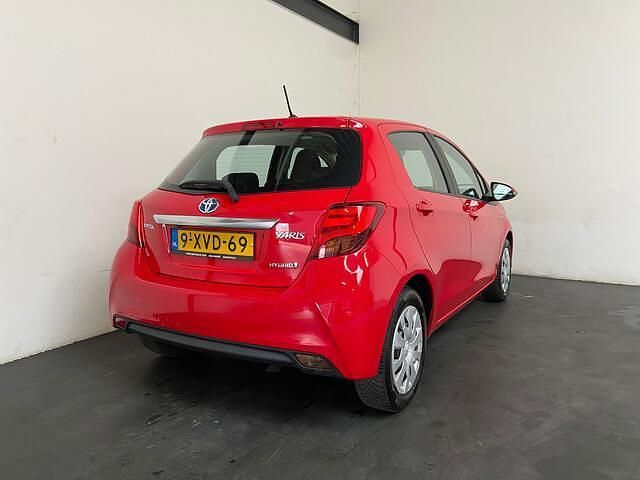 Occasion Toyota Yaris 75 PK (55 kW) 2014 Rood Hatchback