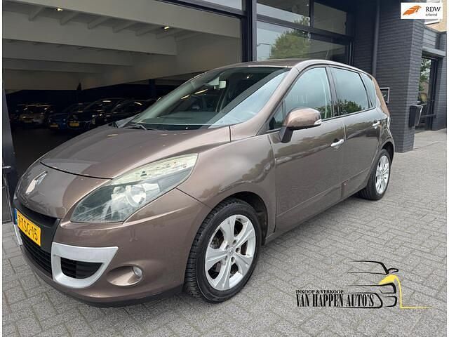 Bruin Gebruikt 2009 Renault Scénic III Dynamique MPV | € 3.199 (Goede deal) - Afbeelding 1/4