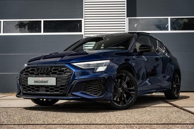 Blauw Gebruikt 2022 Audi A3 Sportback Competition Hatchback | € 33.999 (Eerlijke prijs) - Afbeelding 1/4