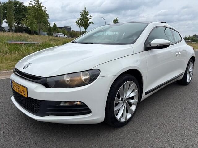 Wit Gebruikt 2011 VW Scirocco Highline Coupé | € 6.500 (Eerlijke prijs) - Afbeelding 1/4