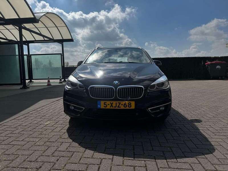 Zwart Gebruikt 2014 BMW 218 Executive MPV | € 13.600 (Eerlijke prijs) - Afbeelding 1/4