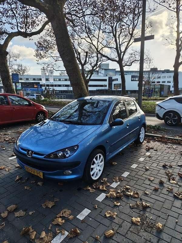 Blauw Gebruikt 2000 Peugeot 206 Sedan | € 1.700 (Eerlijke prijs) - Afbeelding 1/4
