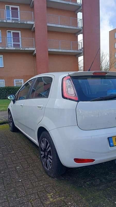 Occasion Fiat Punto Pop 86 PK (63 kW) 2012 Wit Hatchback