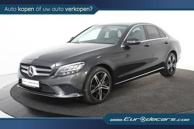 Grijs, metallic lak Gebruikt 2021 Mercedes C300 Avantgarde Sedan | € 28.800 (Super prijs) - Afbeelding 1/4