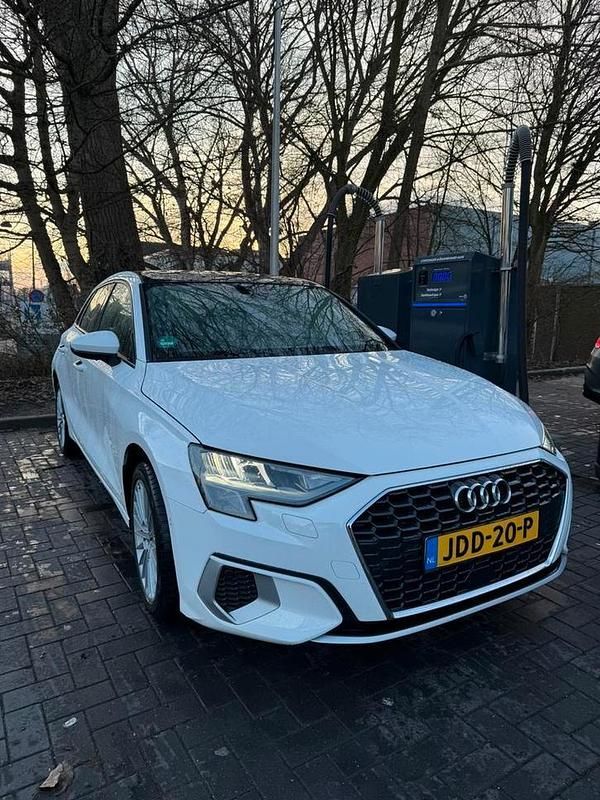Occasion 2021 Audi A3 Business Stationwagen | € 23.500 (Goede deal) - Afbeelding 1/4