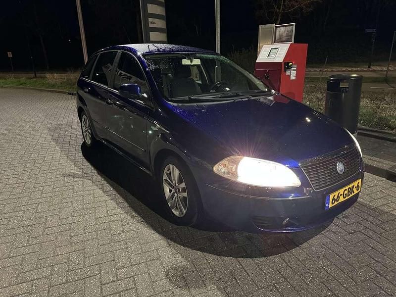 Blauw Gebruikt 2008 Fiat Croma Dynamic MPV | € 2.200 (Eerlijke prijs) - Afbeelding 1/4
